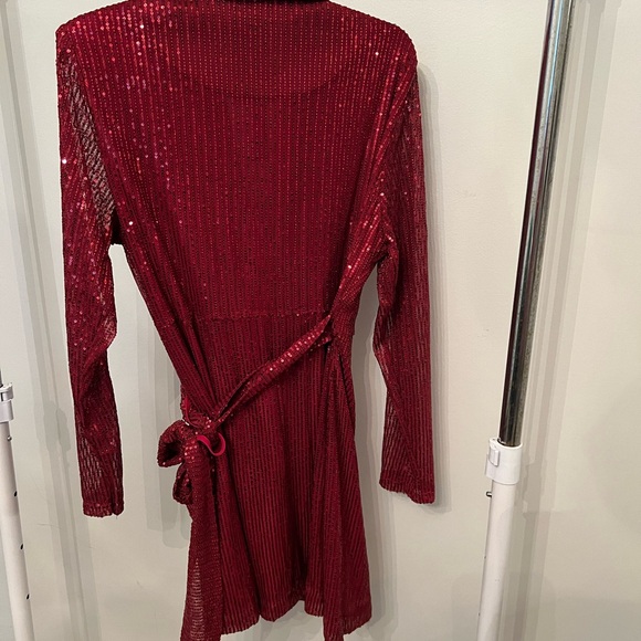 NWT RED SEQUINED  DRESS. Beautiful for Christmas, Valentines or just going out. - Picture 6 of 7